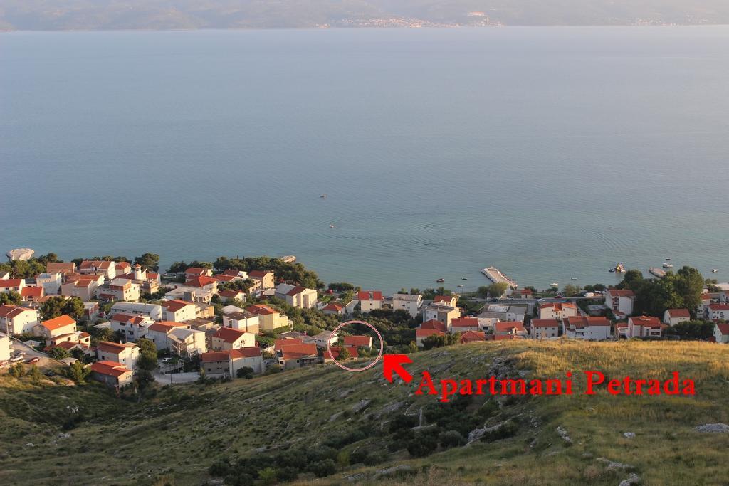 Apartments Petrada 奥米什 外观 照片