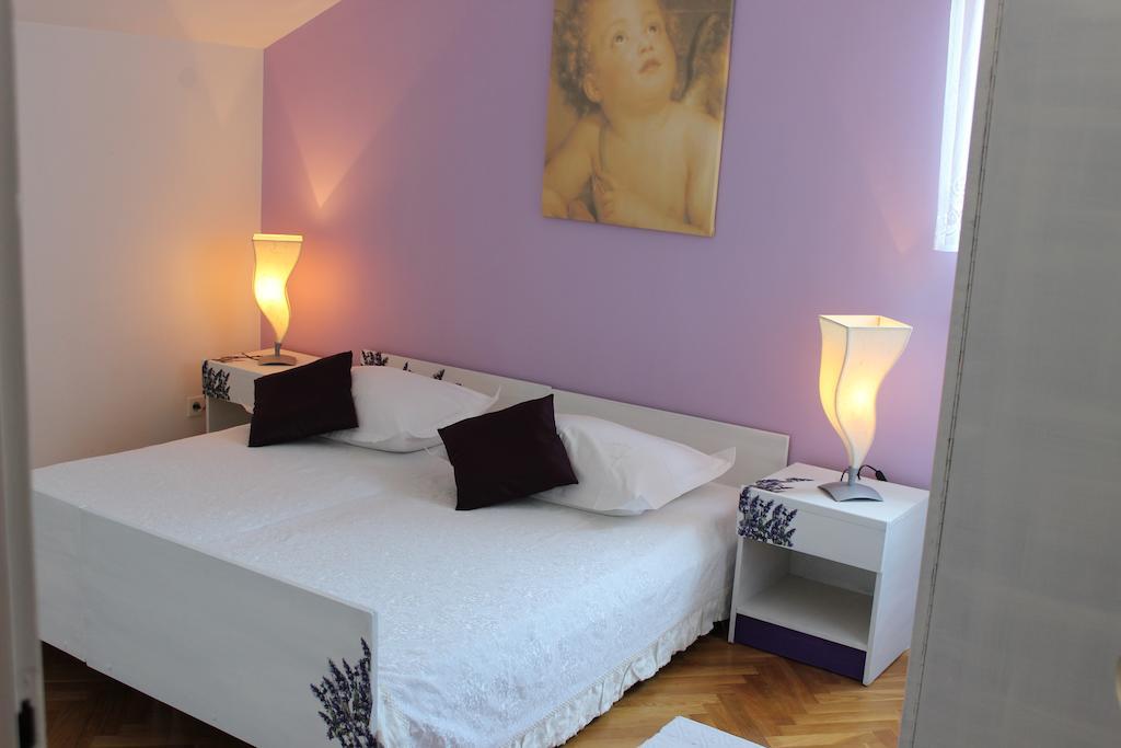 Apartments Petrada 奥米什 外观 照片