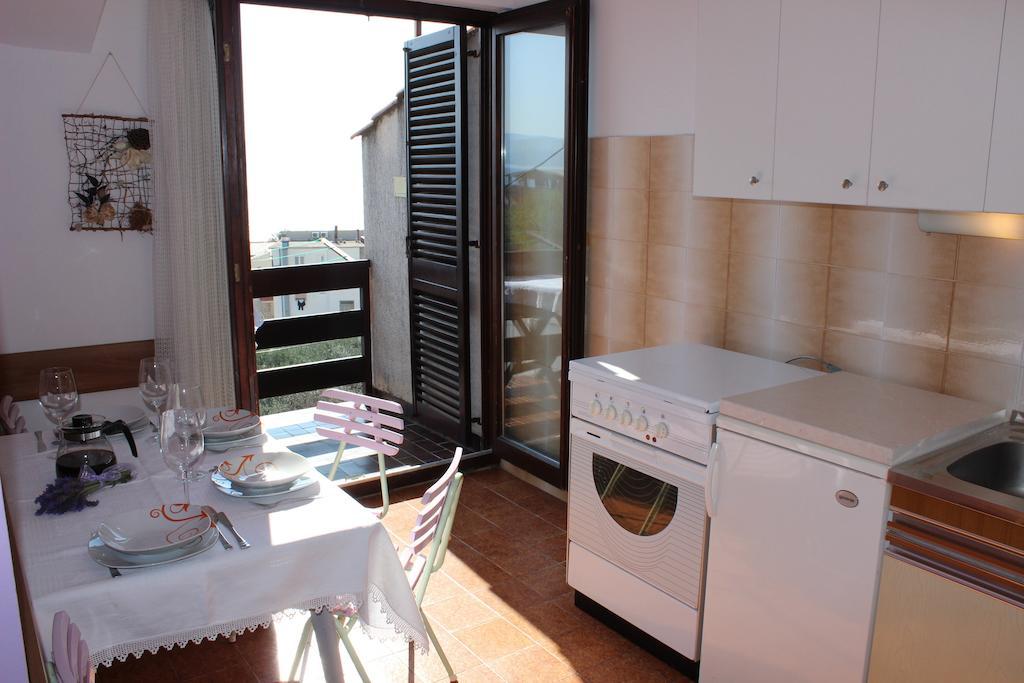 Apartments Petrada 奥米什 客房 照片