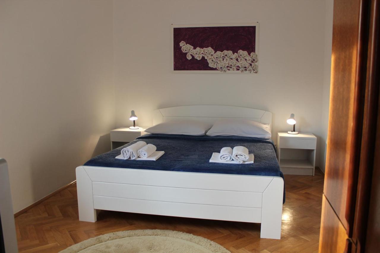 Apartments Petrada 奥米什 客房 照片