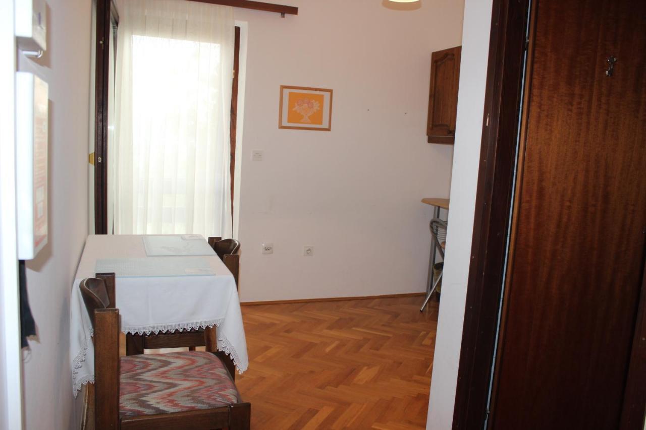 Apartments Petrada 奥米什 客房 照片