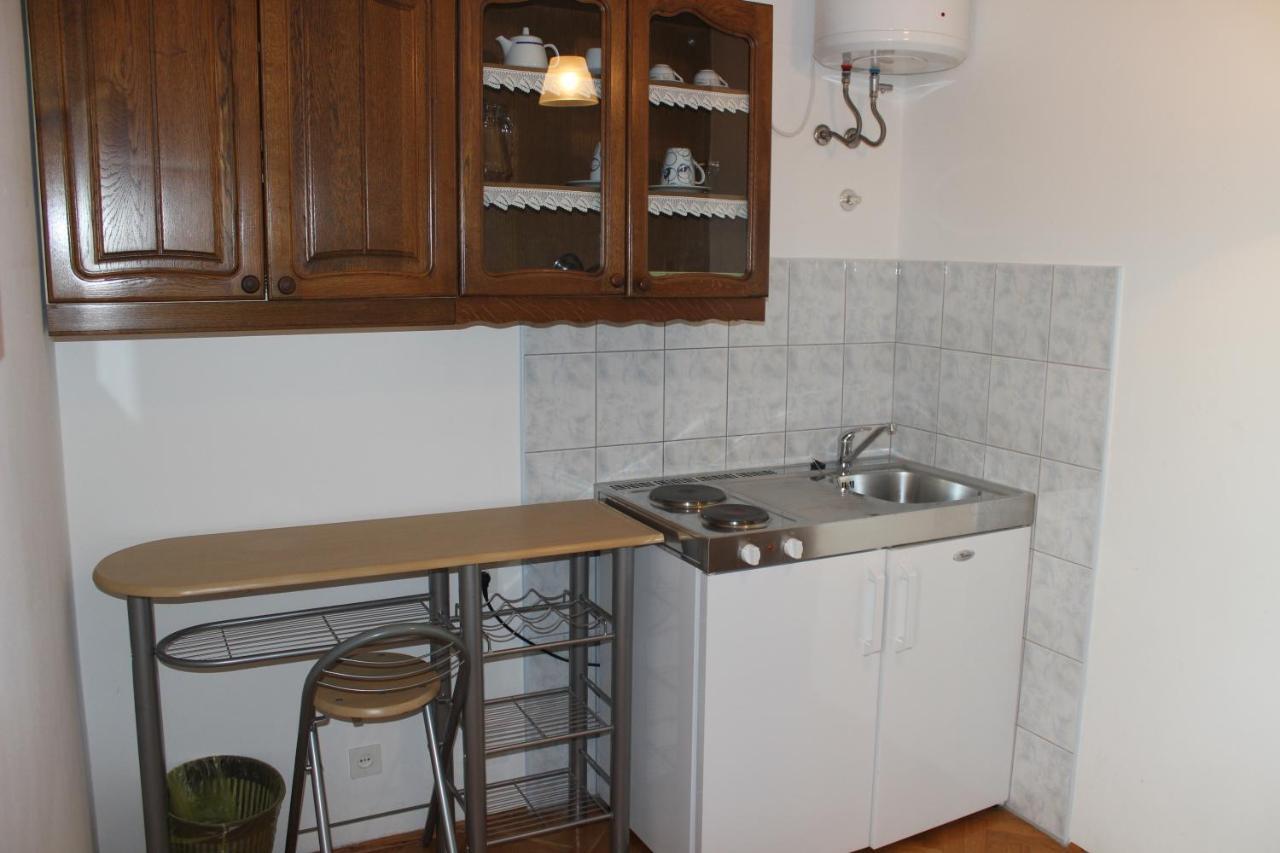 Apartments Petrada 奥米什 客房 照片